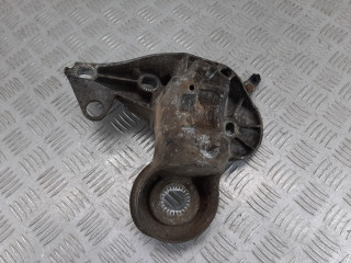 крепление стабилизатора / втулки стабилизатора Audi A6 4F/C6 2007, 2.7 л., дизель, 4F0199352M