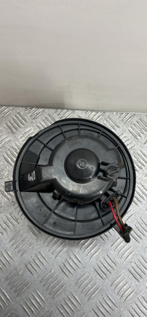 моторчик печки Volkswagen Caddy 3 поколение 2008, 2.0 л., BDJ, дизель, МКПП, 998802L - фото №1