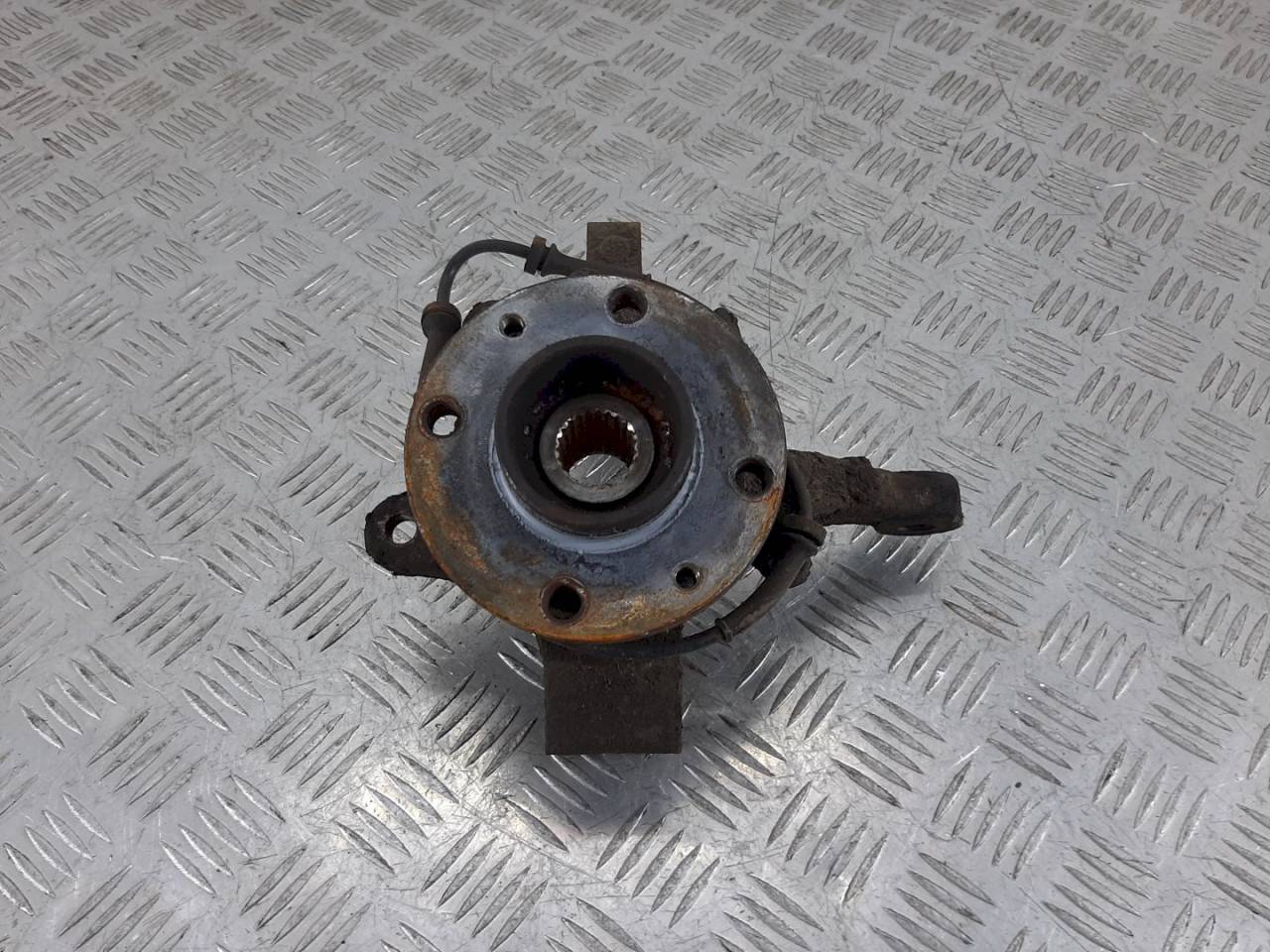 ступица передняя левая Renault Logan 1 поколение 2007, 1.6 л., i - фото №1