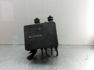 блок ABS Volkswagen Golf 5 поколение 2003, 1.4 л., BCA, бензин, 1K0907379AC