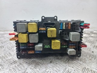блок предохранителей Mercedes-Benz Vito W639 2005, 2.2 л., дизель, МКПП, A6399005400