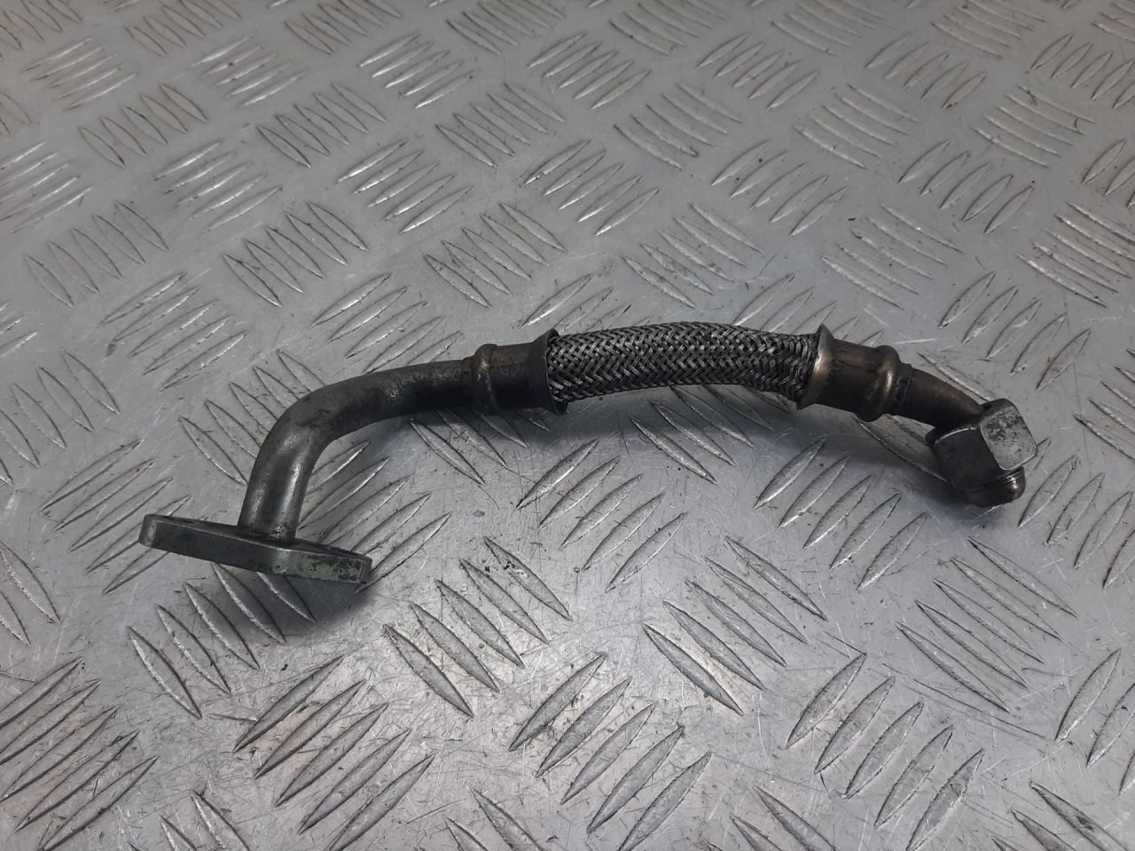 масляная трубка турбины Audi A4 B5 1999, 1.9 л., дизель, 028145736AH - фото №1