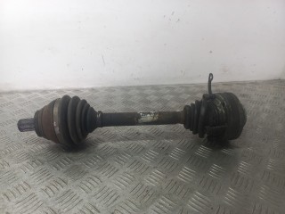 полуось передняя левая (приводной вал, ШРУС) Volkswagen Passat B6 2006, 2.0 л., TDi PD, BMP, дизель