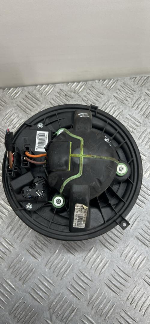 моторчик печки BMW 1 серия E81/E82/E87/E88 2004, 1.6 л., i, N45 B16 A, бензин, 641169336631 - фото №1