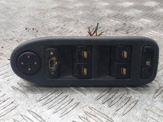 кнопка стеклоподъемника двери передней левой Citroen C5 1 поколение [рестайлинг] 2007, 2.2 л., HDi, дизель, 96514299ZF