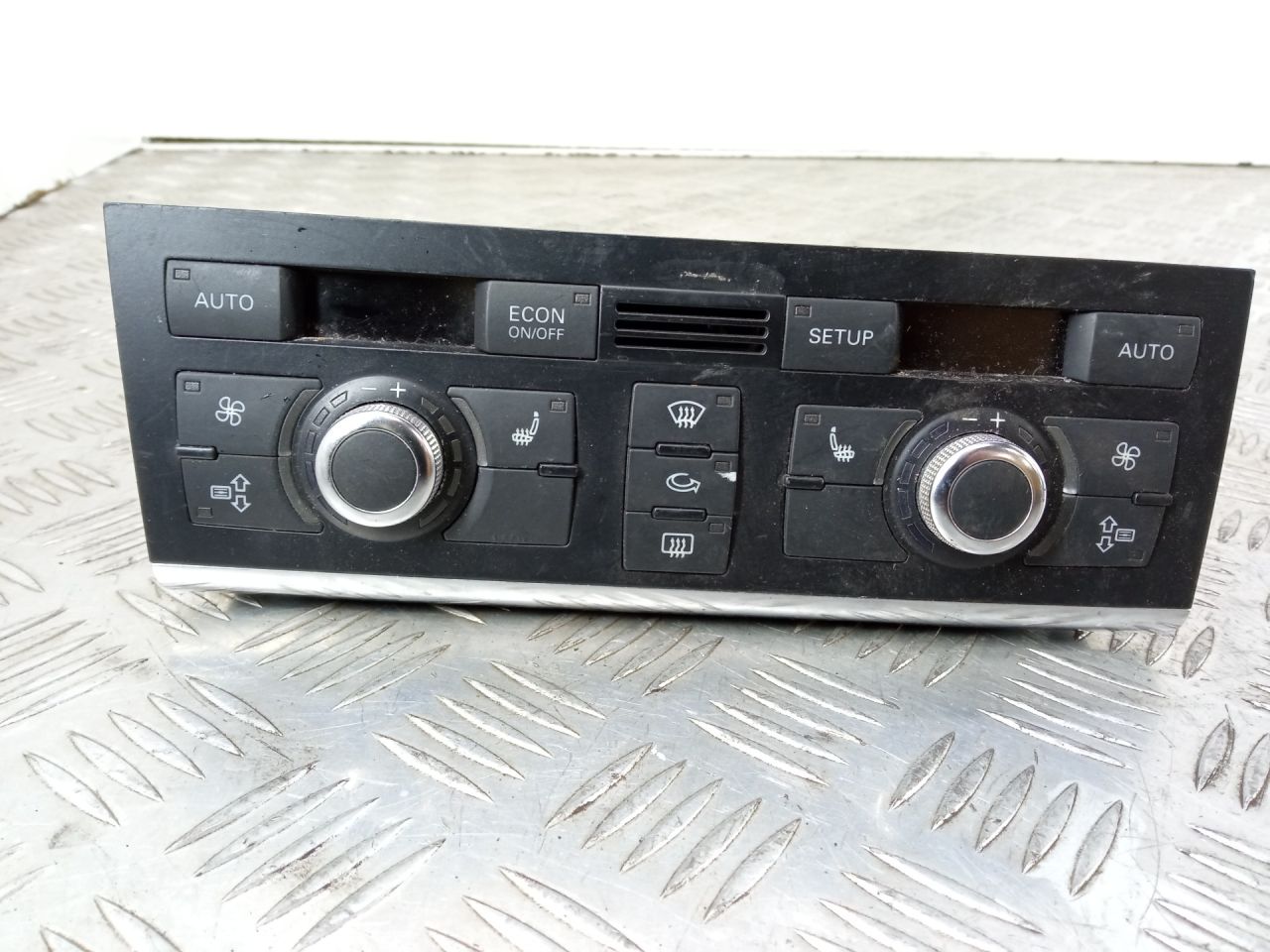 блок управления печки / климат-контроля Audi A6 4F/C6 2005, 3.0 л., дизель, АКПП, 4F1820043AC - фото №1