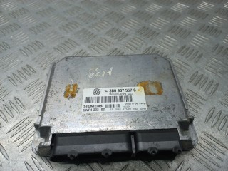 блок управления двигателем Volkswagen Passat B5 2000, 1.6 л., i, AHL, бензин, 3B0907557C