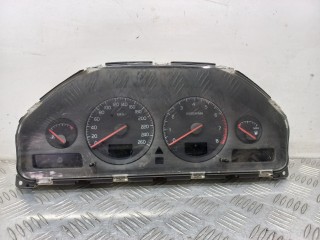 щиток приборов (приборная панель) Volvo V70 2 поколение 2001, 2.4 л., i, B 5244 S, бензин, 9499668