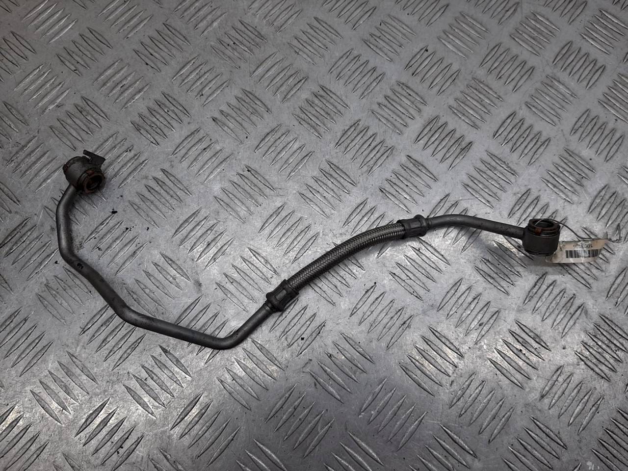 масляная трубка турбины Ford Fiesta 6 поколение 2010, 1.6 л., TDCi, 96846550801 - фото №1