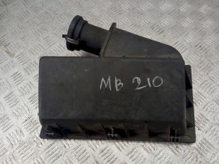 корпус воздушного фильтра Mercedes-Benz E-Класс W210/S210 1998, 2.0 л., i, A1110900101