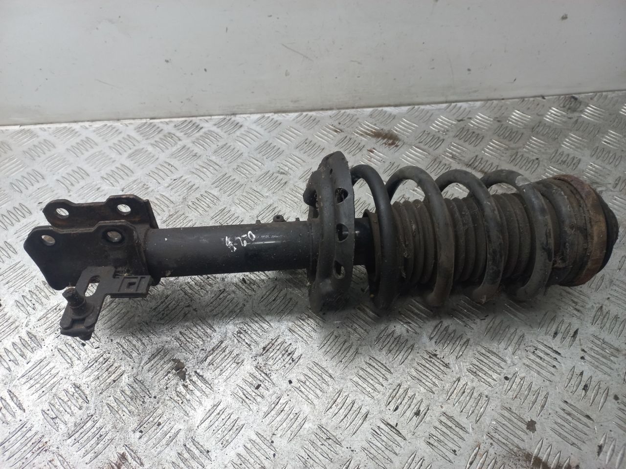 стойка передняя правая Opel Zafira 2 поколение (B) 2007, 22231390 - фото №1