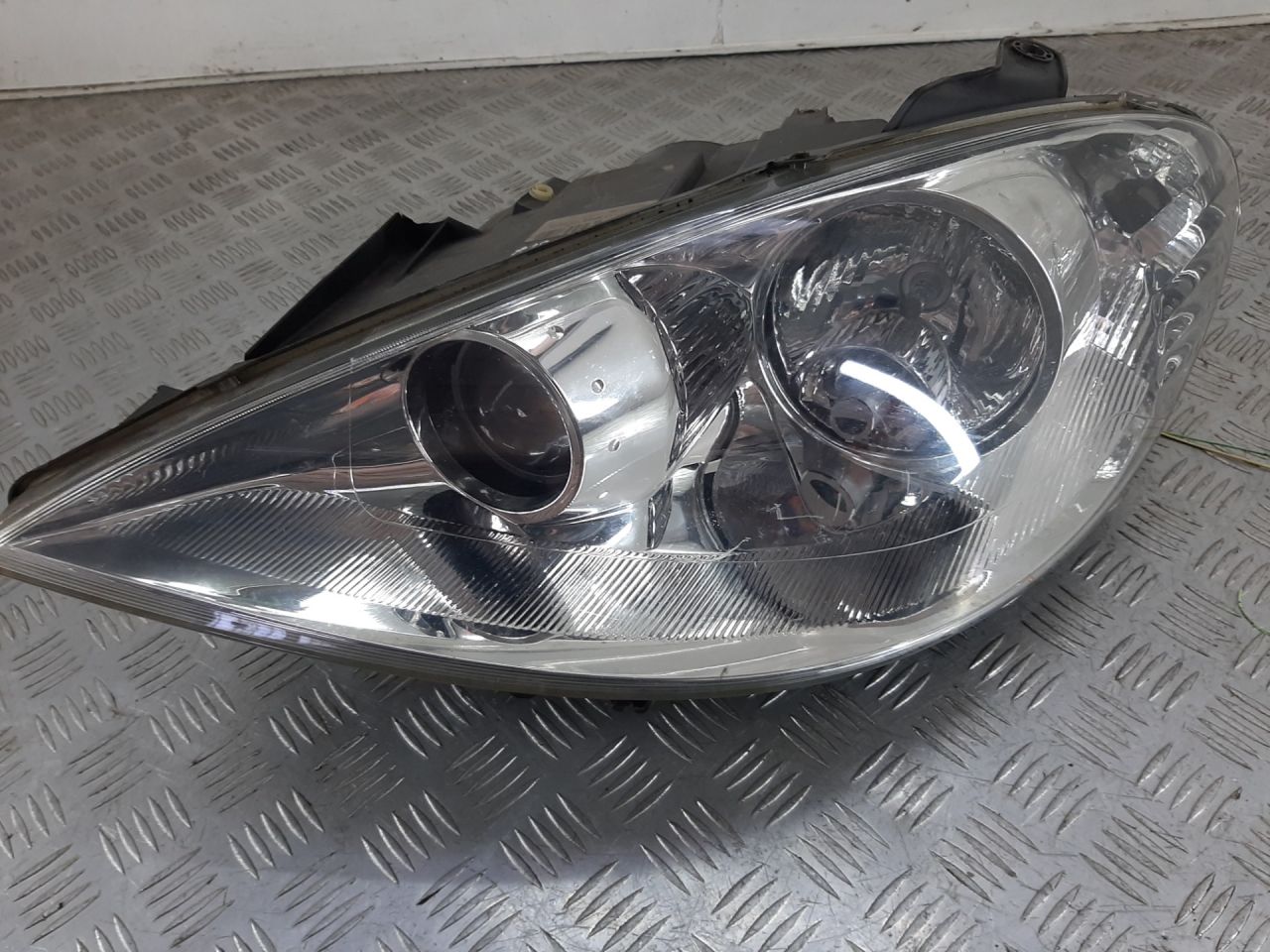 фара левая Peugeot 807 1 поколение 2004, 2.2 л., дизель, МКПП - фото №1