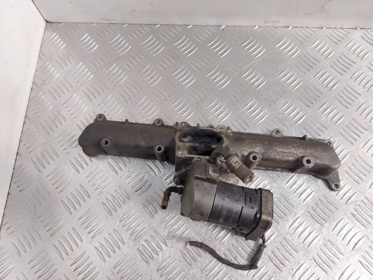 клапан EGR Opel Zafira 1 поколение (A) 2002, 2.2 л., DTi, 00005321A8 - фото №1