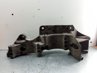кронштейн генератора Volkswagen Golf 4 поколение 2003, 1.4 л., i, бензин, 06A903143P