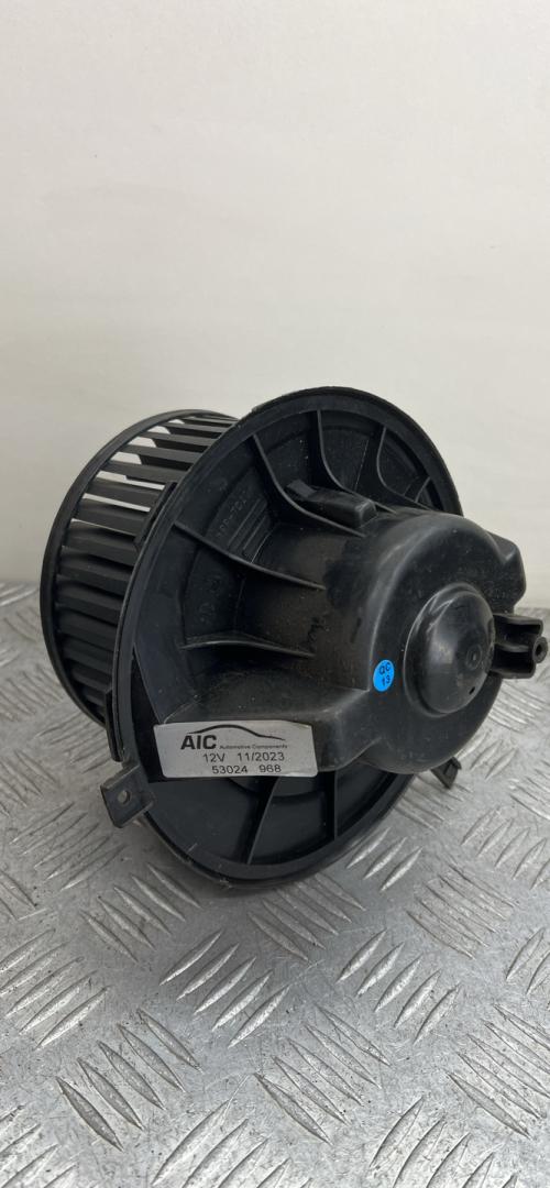 моторчик печки Volkswagen Caddy 3 поколение 2006, 2.0 л., BDJ, дизель, 53024968 - фото №1