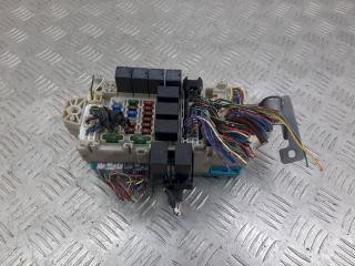 блок предохранителей Mitsubishi Grandis 1 поколение 2005, -