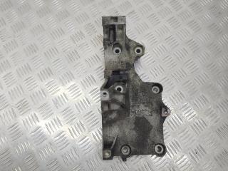 кронштейн генератора Skoda Octavia 2 поколение (A5) 2006, 2.0 л., TDi, R03G903143F