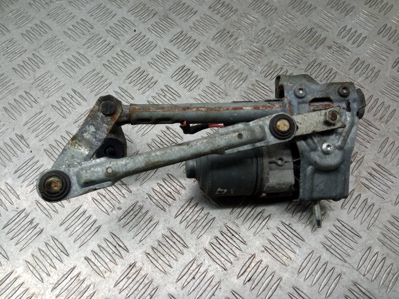 механизм стеклоочистителя (трапеция дворников) SEAT Toledo 3 поколение 2008, 1.6 л., BGU, бензин, МКПП, 5P0955024C - фото №1