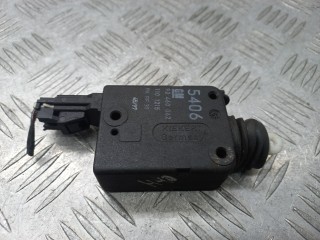 активатор замка багажника Opel Vectra B 1999, 1.8 л., i, X 18 XE, бензин, 90460062