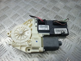 моторчик стеклоподъемника передний правый Renault Laguna 3 поколение 2009, 5556210200