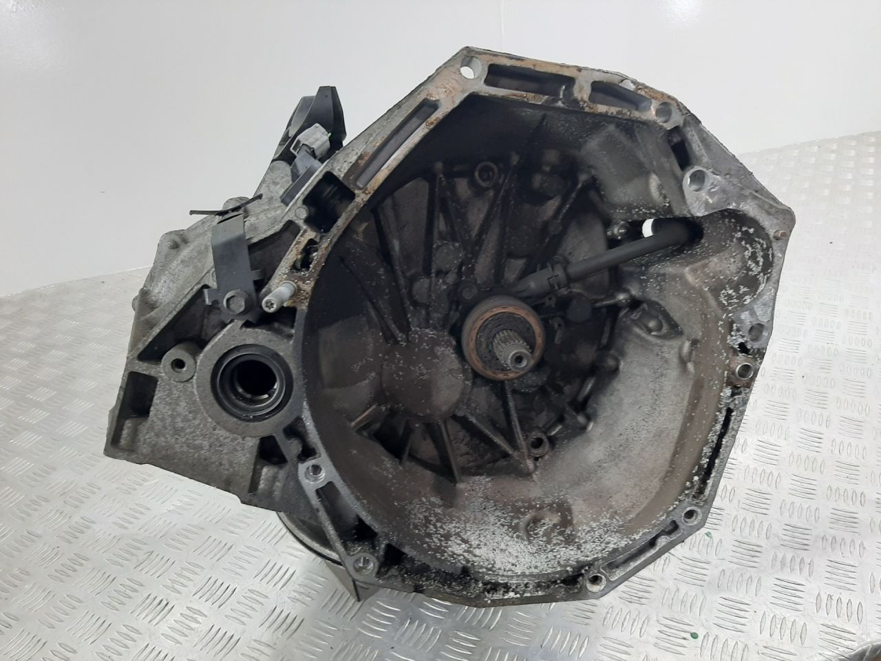 КПП механическая (МКПП) Renault Scenic 3 поколение 2010, 1.6 л., i, K4M 858, бензин, TL4A028 - фото №1