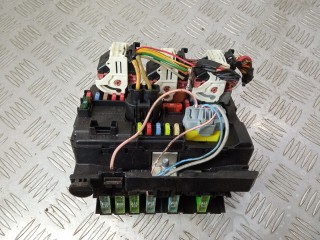 блок предохранителей Peugeot 207 1 поколение [рестайлинг] 2011, 1.4 л., бензин, 9667199580