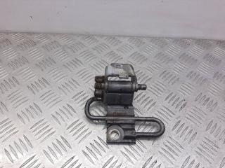 петля двери Audi A6 4B/C5 2000, 4B0831412B