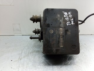блок ABS Volkswagen Golf 5 поколение 2003, 1.4 л., BCA, бензин, 1K0614517B