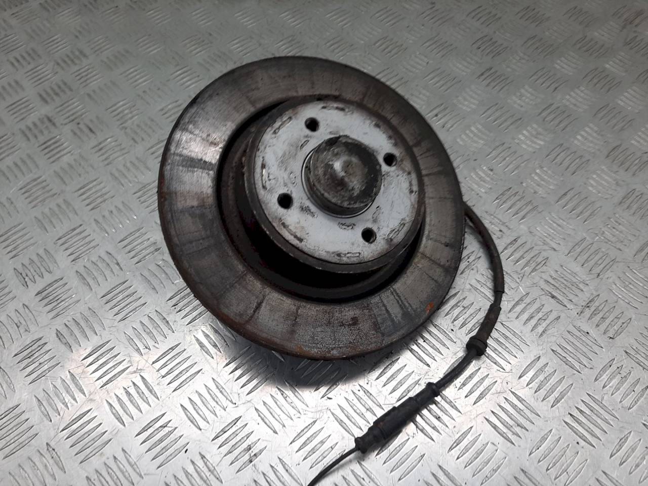 ступица задняя правая Renault Scenic 1 поколение 1999 - фото №1