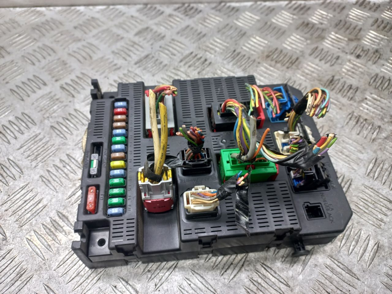 блок предохранителей Peugeot 207 CC 1 поколение 2008, 1.6 л., бензин, МКПП, 9659285480 - фото №1