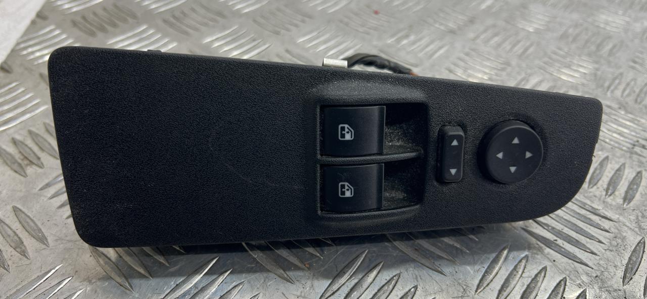 блок управления стеклоподъемниками Fiat Grande Punto 199 2008, 1.4 л., i, 350 A1.000, бензин, 506081928030 - фото №1