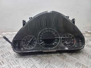 щиток приборов (приборная панель) Mercedes-Benz E-Класс W211/S211 2005, A2115404611