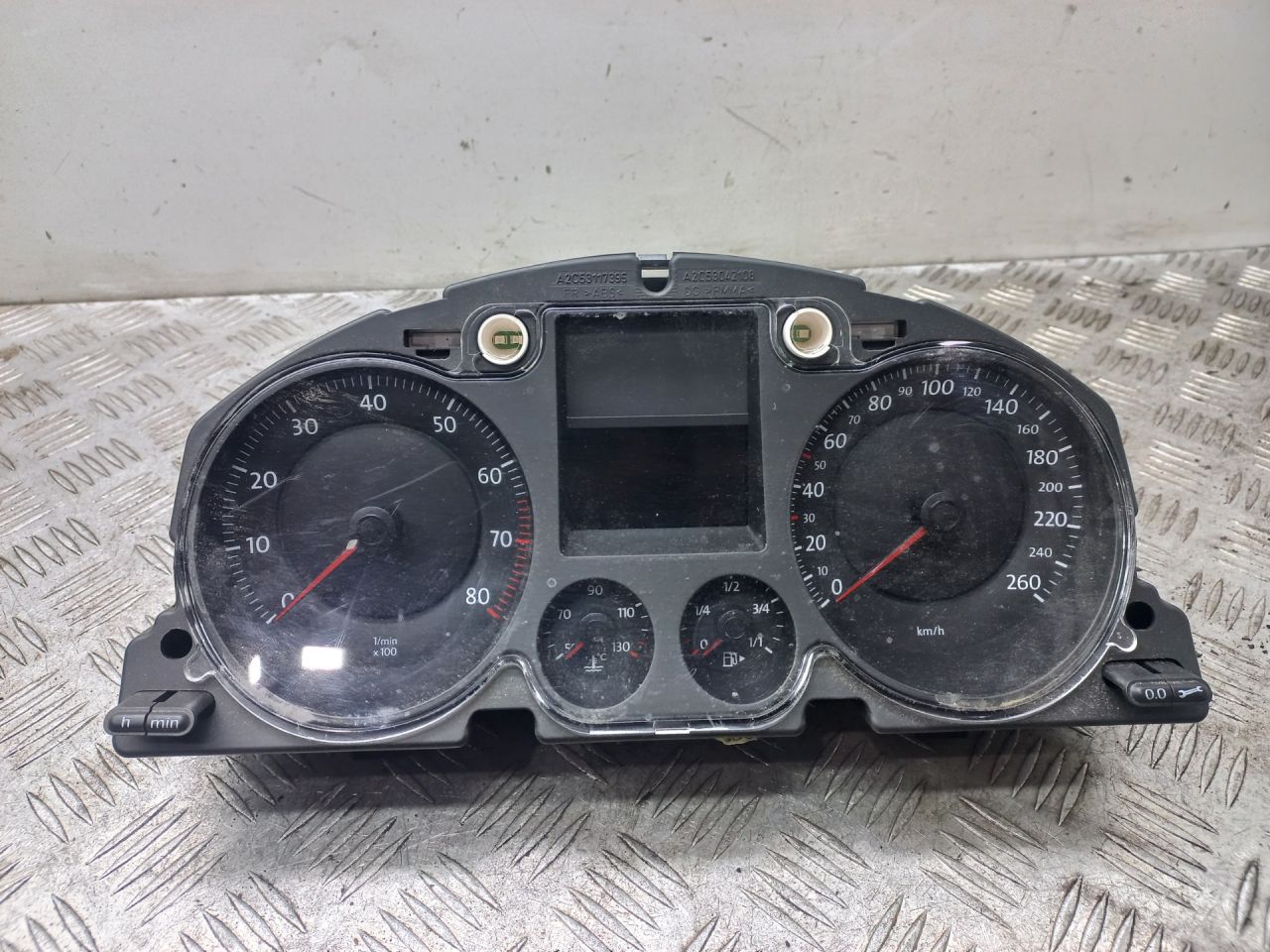 щиток приборов (приборная панель) Volkswagen Passat B6 2007, 3C0920851B - фото №1