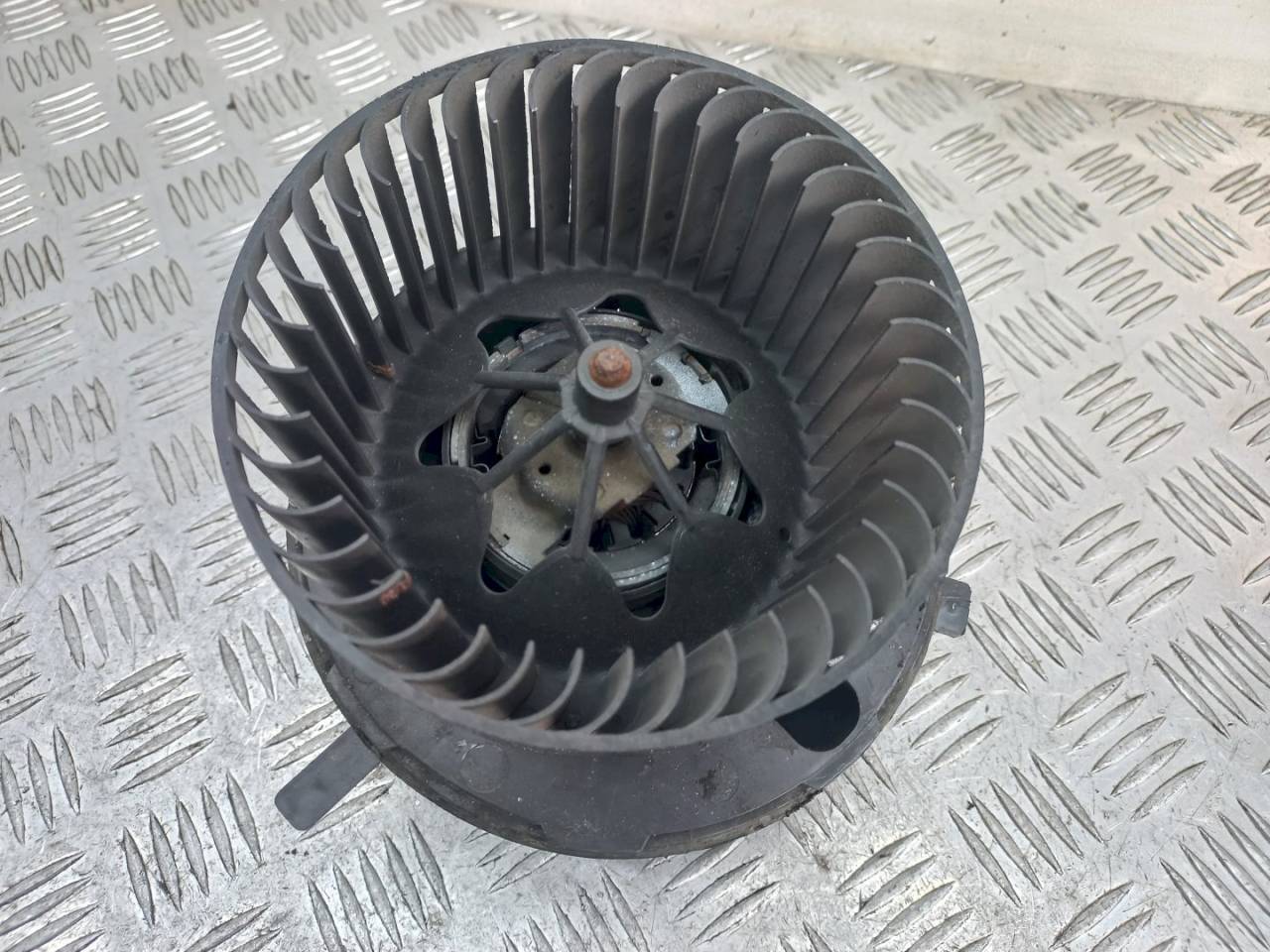 моторчик печки Volkswagen Golf 5 поколение 2007, 1K1820015 - фото №1