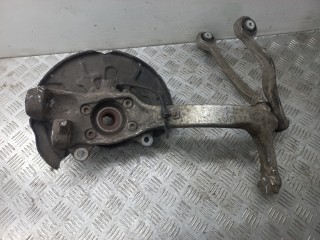 кулак поворотный правый Audi A4 B6 2005, 2.5 л., TDi, BFC, дизель