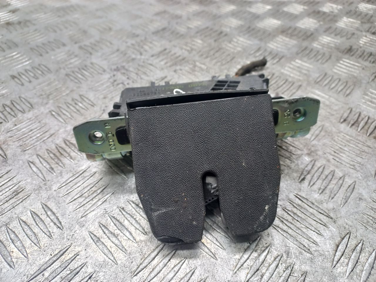 замок багажника Opel Zafira 2 поколение (B) 2007, 495058724 - фото №1