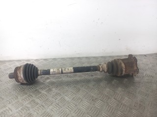 полуось передняя правая (приводной вал, ШРУС) Audi A4 B6 2004, 2.0 л., i, ALT, бензин, 8E0407272AH
