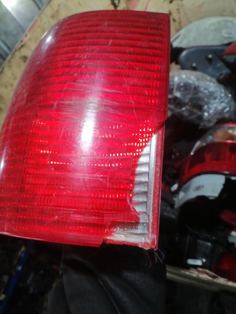 фонарь задний правый Volkswagen Passat B5 1998, универсал, 3B9945112F - фото №1