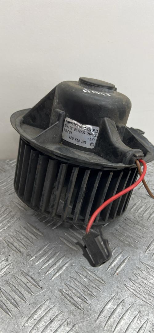 моторчик печки Volkswagen Golf 3 поколение 1996, 1.6 л., i, AFT, бензин, АКПП, 1H1819021 - фото №1