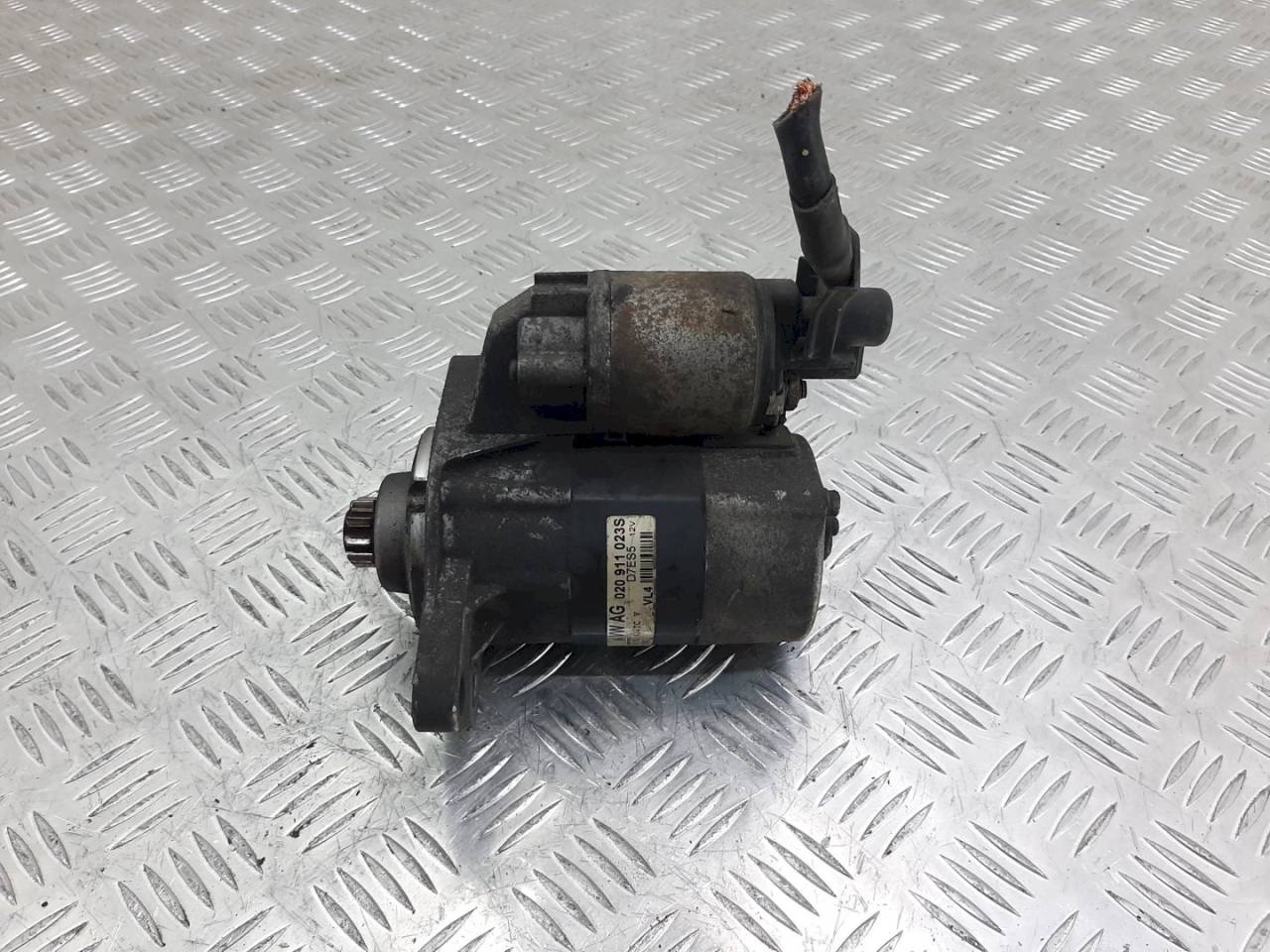 стартер Volkswagen Golf 4 поколение 2002, 1.4 л., i, бензин, 020911023S - фото №1