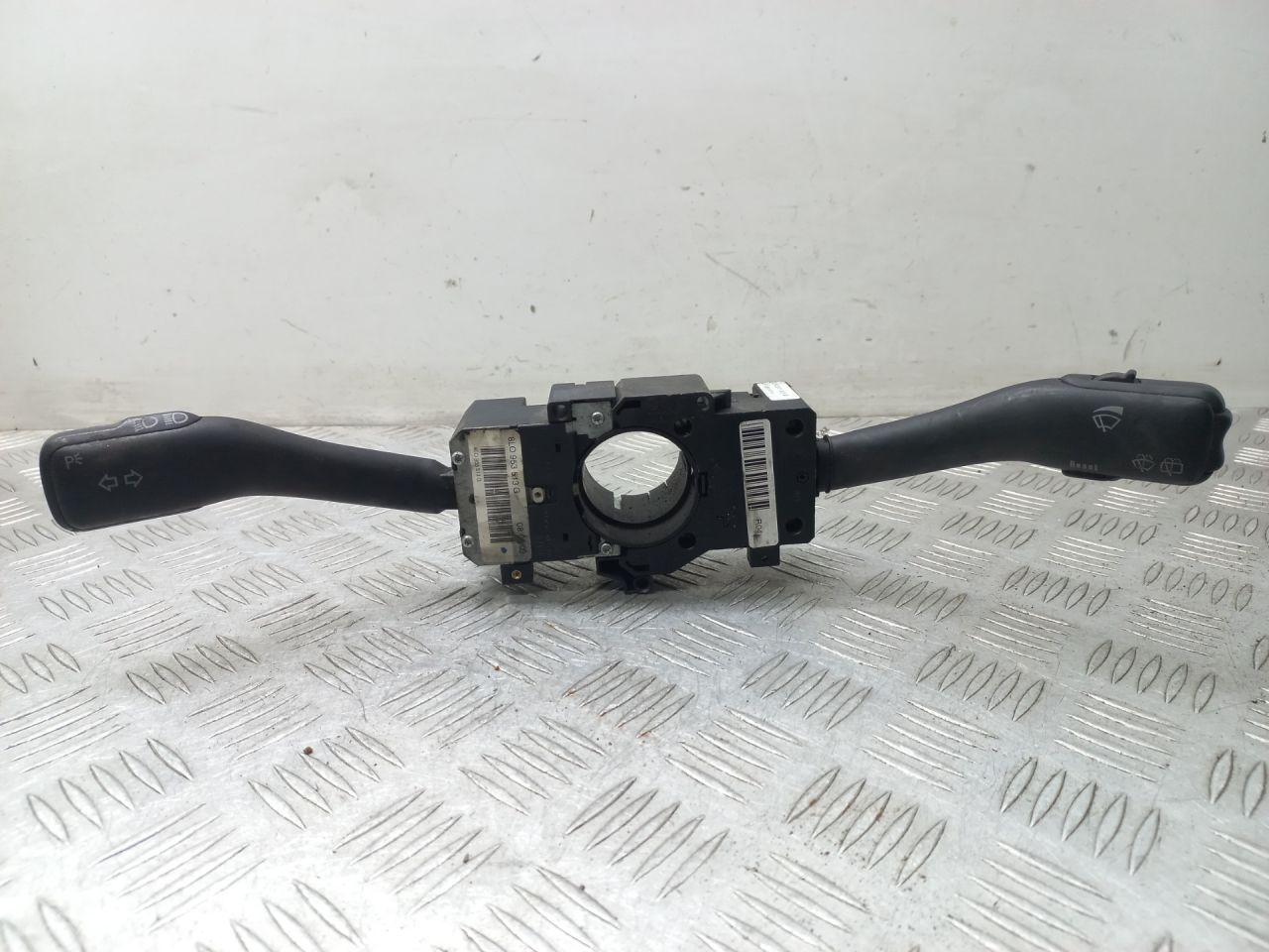 переключатель подрулевой (стрекоза) Skoda Fabia 1 поколение (6Y) 2003, 8L0953513G - фото №1