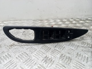 кнопка стеклоподъемника двери передней левой Nissan Primera P12 2001, 1.8 л., QG18DD, бензин, МКПП, 25401AV640