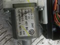 моторчик стеклоподъемника передний левый Volkswagen Golf 6 поколение 2012, 1.6 л., CAYA, дизель, МКПП, 1K5837401BC - фото №3