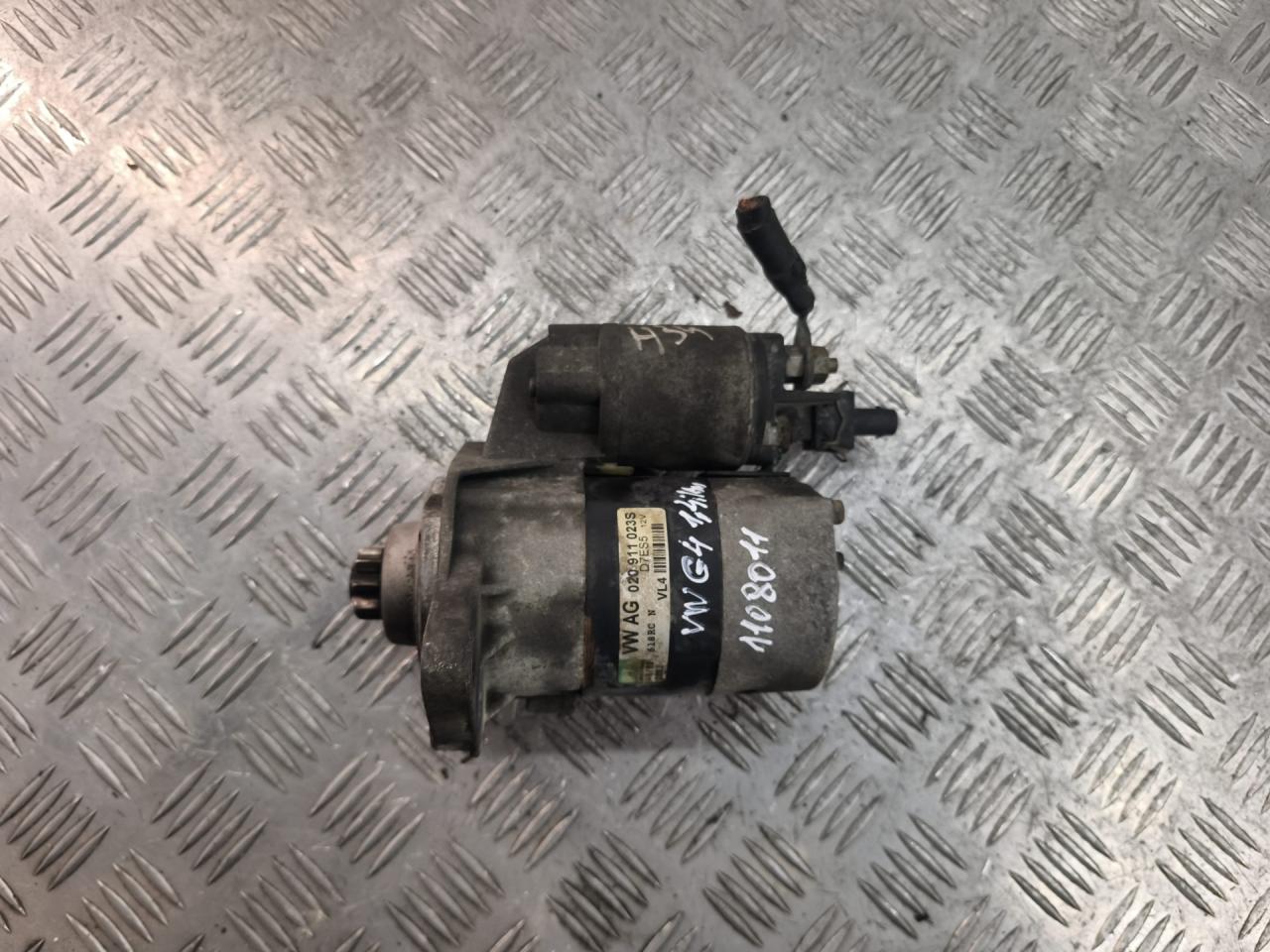 стартер Volkswagen Golf 4 поколение 2003, 1.4 л., i, BCA, бензин, D7ES5 - фото №1