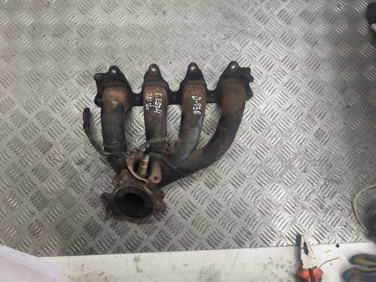 коллектор выпускной Renault Espace 4 поколение 2003, 2.0 л., i, бензин - фото №1