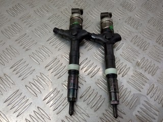 форсунка Toyota Avensis 2 поколение (T250) 2003, 2.0 л., D-4D, 23670-0G010