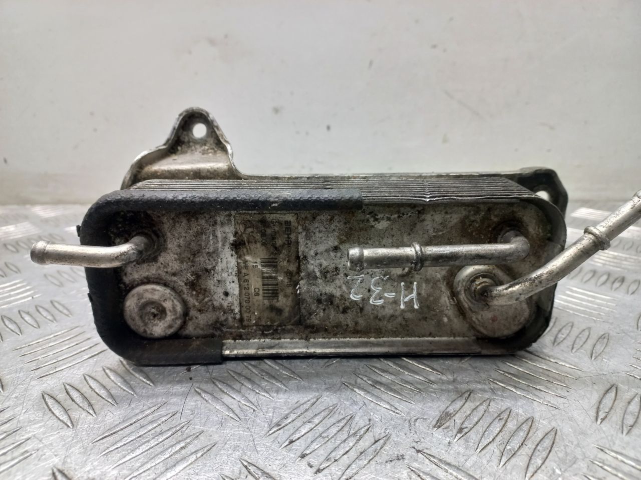 Радиатор охлаждения топлива Mercedes-Benz C-Класс W203/S203/CL203 2003, 2.2 л., CDi, OM 611.962, дизель, A6120700079 - фото №1