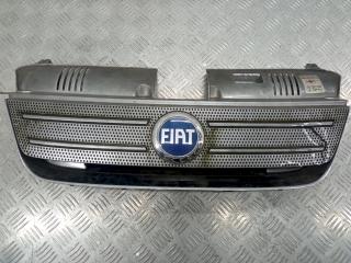 решетка радиатора Fiat Idea 1 поколение 2005