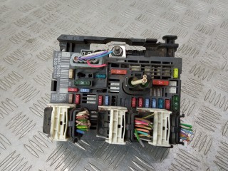 блок предохранителей Peugeot 308 T7 2010, 9666700480