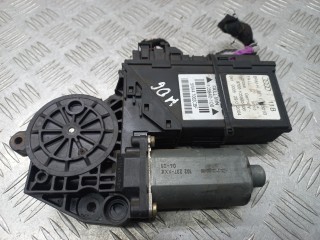 моторчик стеклоподъемника передний левый Audi A4 B6 2003, 2.5 л., TDi, BCZ, дизель